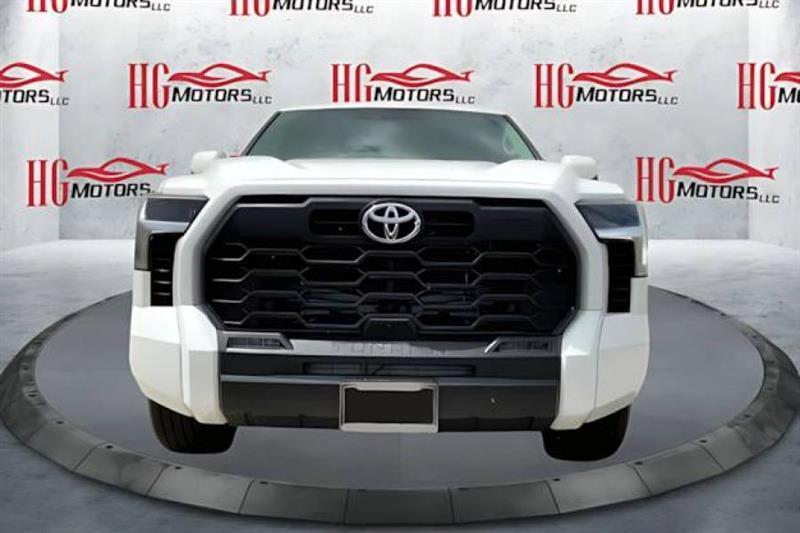 Toyota Tundra SR5 CrewMax 4WD 2024