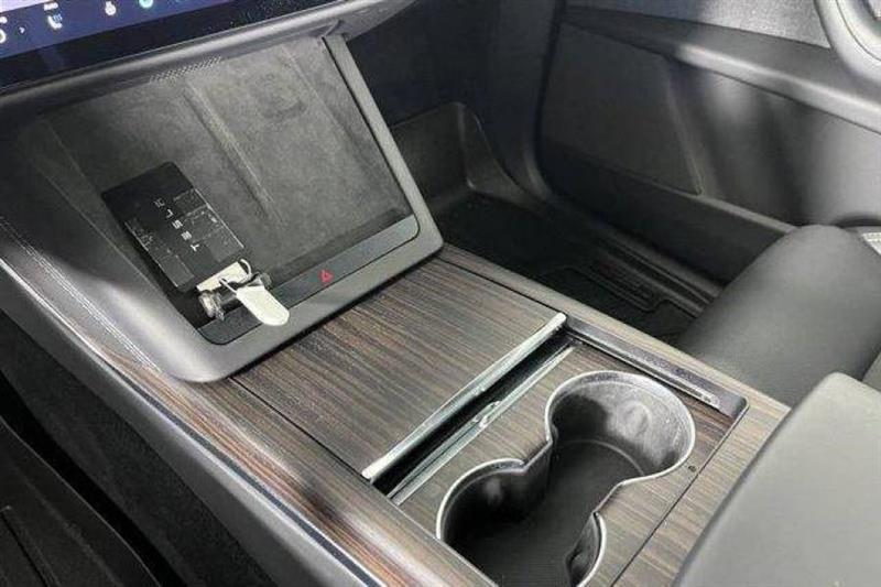 Tesla Model X Plaid 2023