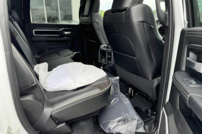 RAM 2500 Laramie Crew Cab SWB 4WD 2024