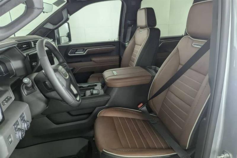 GMC Sierra 3500HD Denali Ultimate Crew Cab 4WD 2025