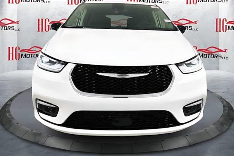 Chrysler Pacifica Touring L AWD 2024