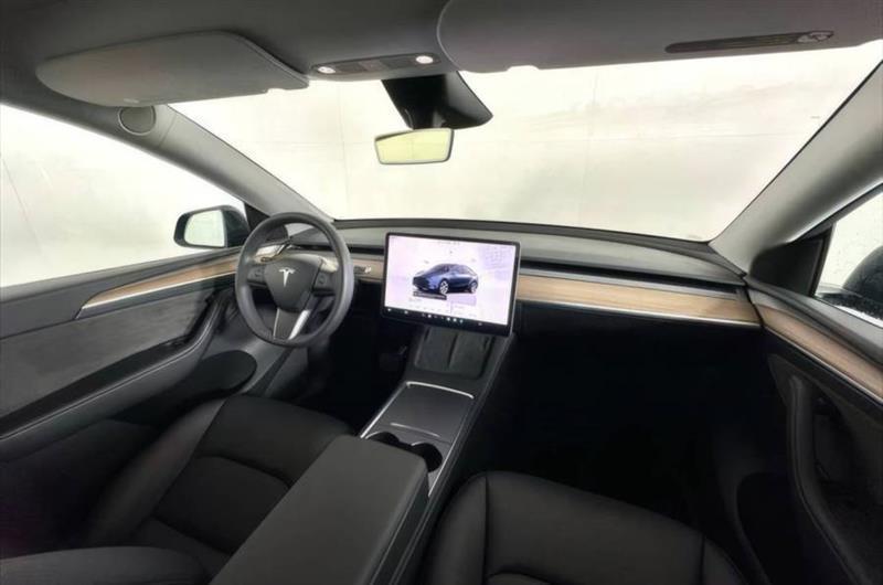 Tesla Model Y Long Range AWD 2024