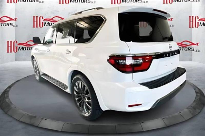 Nissan Armada Platinum AWD 2024