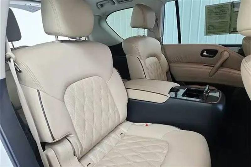 Nissan Armada Platinum AWD 2024