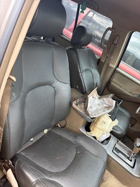 Nissan Pathfinder LE 2WD 2006