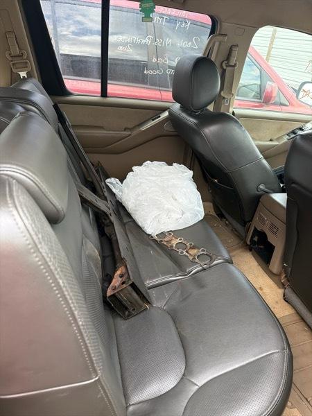 Nissan Pathfinder LE 2WD 2006