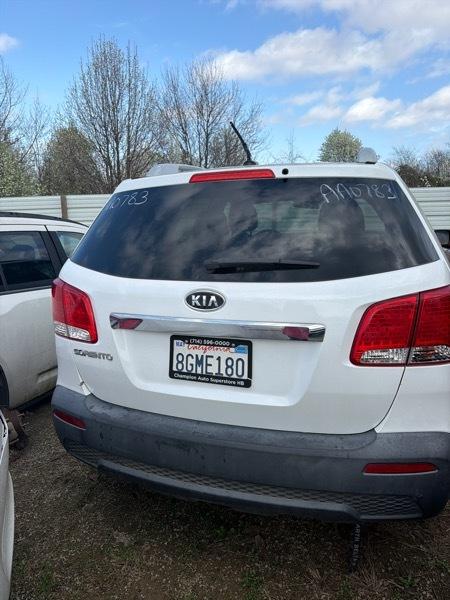 Kia Sorento LX 2WD 2011