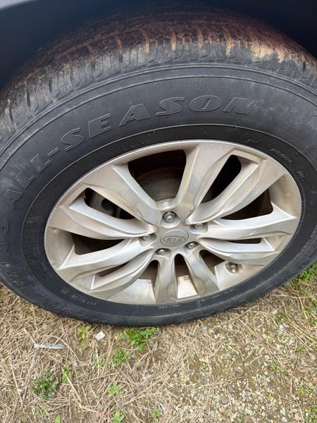 Kia Sorento LX 2WD 2011