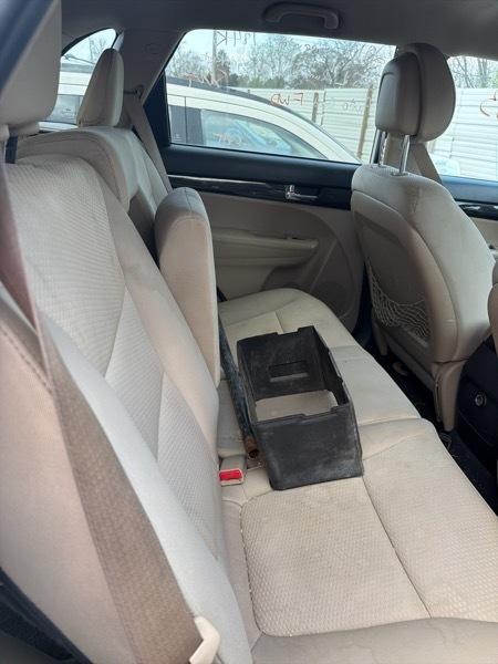 Kia Sorento LX 2WD 2011