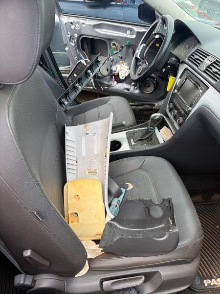 Volkswagen Passat 2.0L TDI SEL Premium 2013