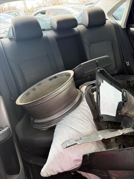 Volkswagen Passat 2.0L TDI SEL Premium 2013