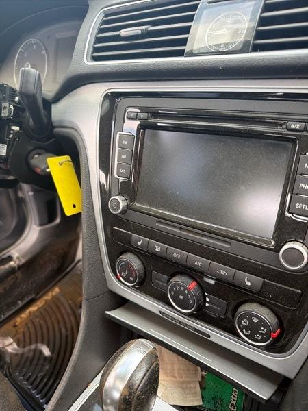 Volkswagen Passat 2.0L TDI SEL Premium 2013