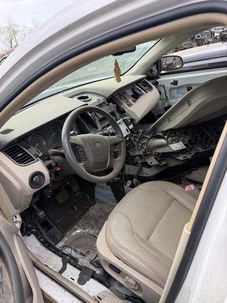 Ford Taurus SEL FWD 2011