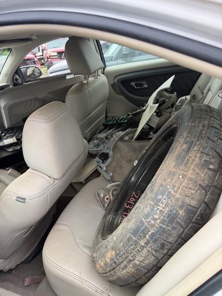 Ford Taurus SEL FWD 2011