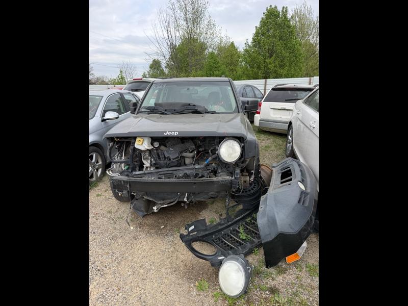 Jeep Patriot Latitude 2WD 2013