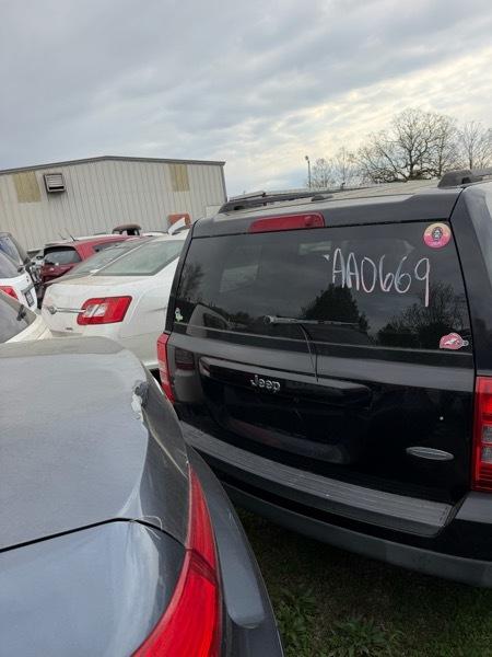 Jeep Patriot Latitude 2WD 2013