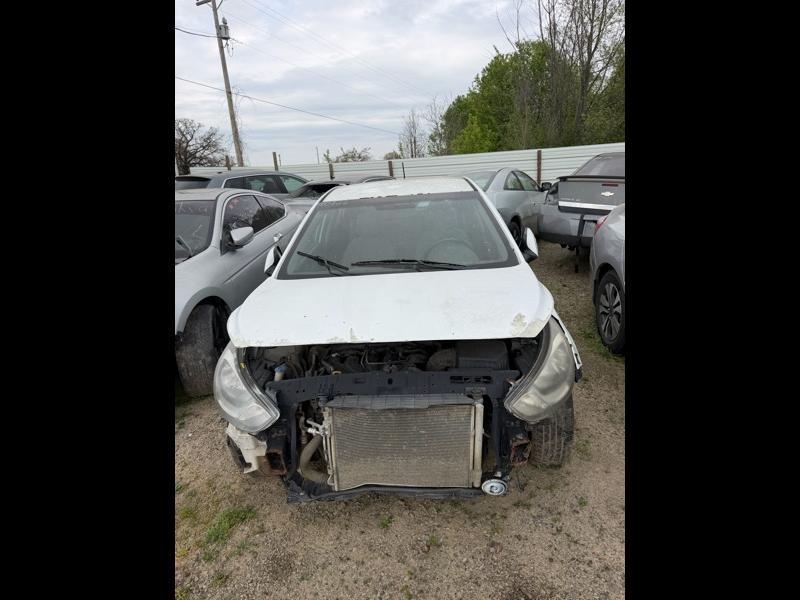 Hyundai Accent SE 5-Door 2012