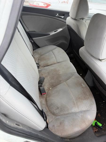 Hyundai Accent SE 5-Door 2012