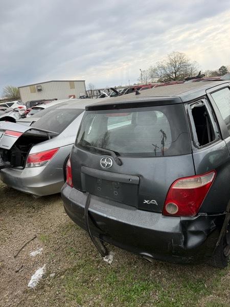Scion xA Hatchback 2006