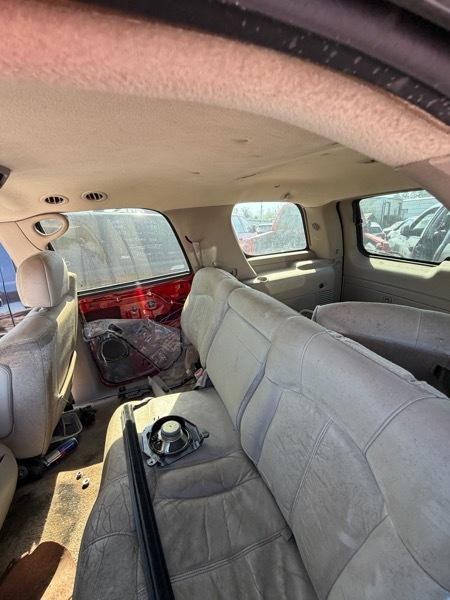 Chevrolet Tahoe 2WD 2001