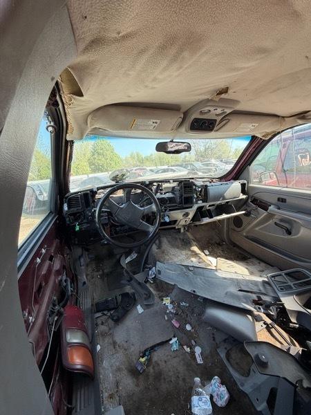 Chevrolet Tahoe 2WD 2004