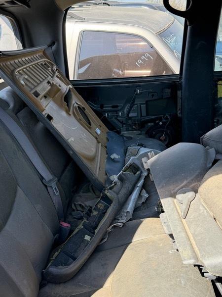 Chevrolet Avalanche 1500 2WD 2004