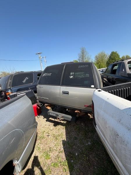 GMC Yukon SLE 2WD 1999