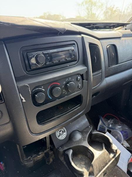 Dodge Ram 1500 ST Quad Cab Short Bed 4WD 2002