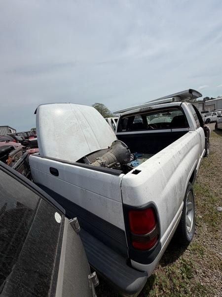 Dodge Ram 1500 Quad Cab Short Bed 2WD 2001