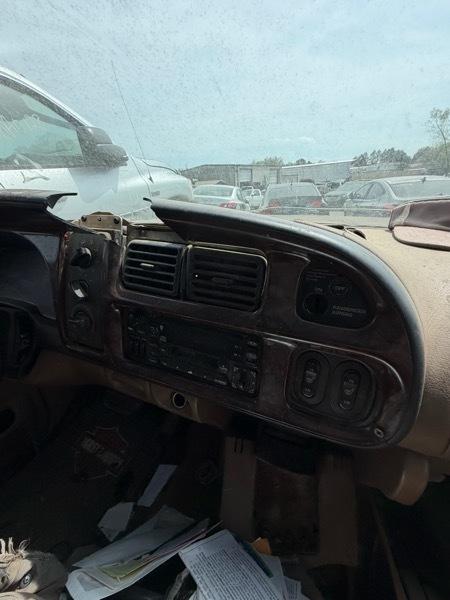 Dodge Ram 1500 Quad Cab Short Bed 2WD 2000