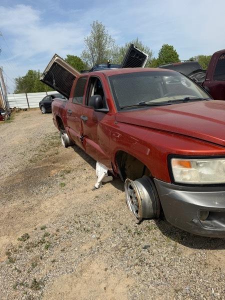 Dodge Dakota SLT Crew Cab  4WD 2008