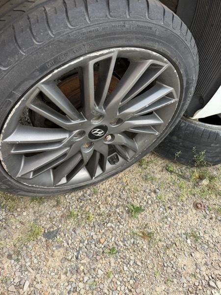 Hyundai Veloster Base 2013