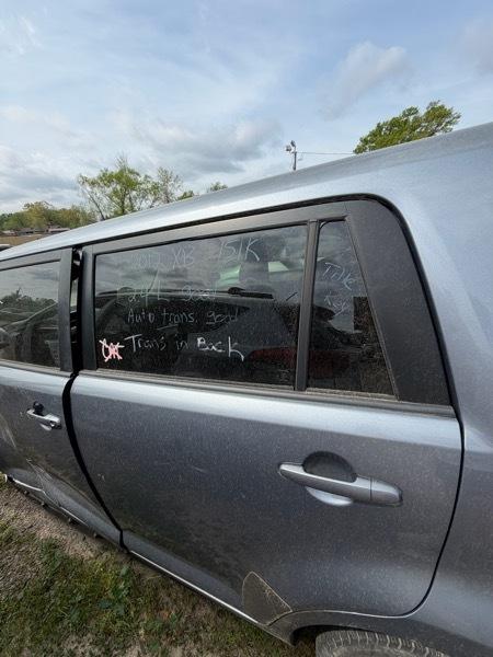 Scion xB 5-Door Wagon 5-Spd MT 2012
