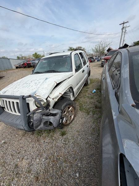 Jeep Liberty Sport 2WD 2002