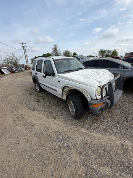 Jeep Liberty Sport 2WD 2002