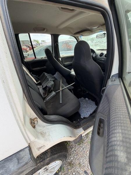 Jeep Liberty Sport 2WD 2002