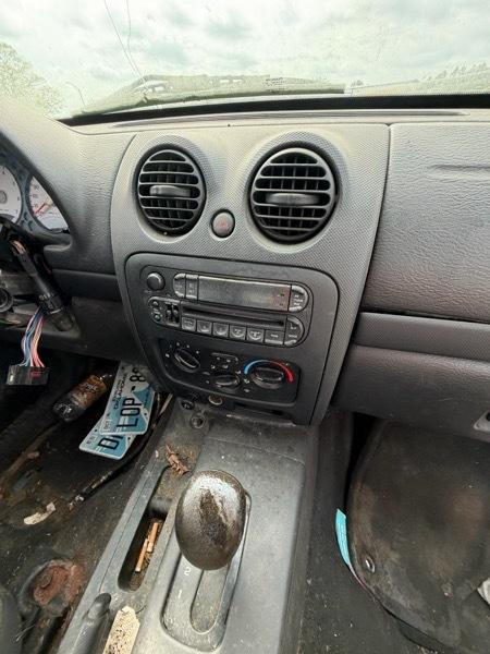 Jeep Liberty Sport 2WD 2002