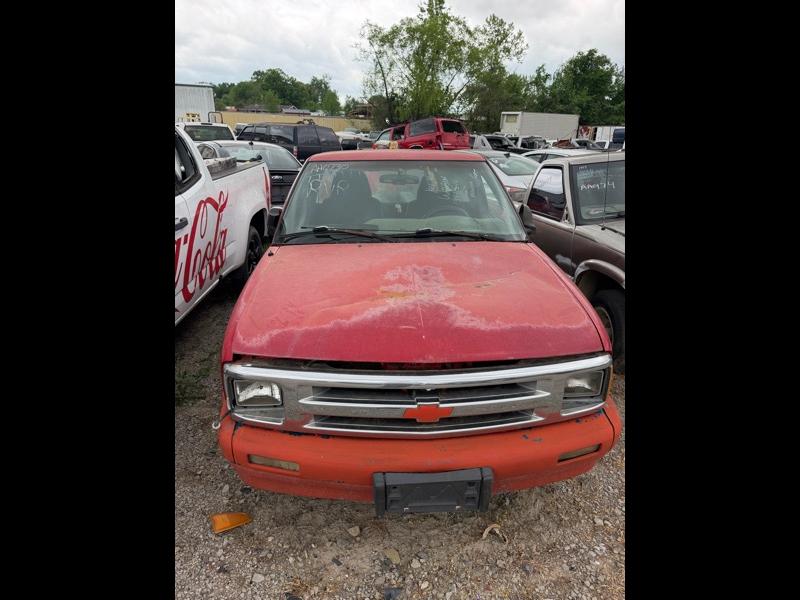 1997 Chevrolet S10 Pickup LS Reg. Cab Sportside 2WD