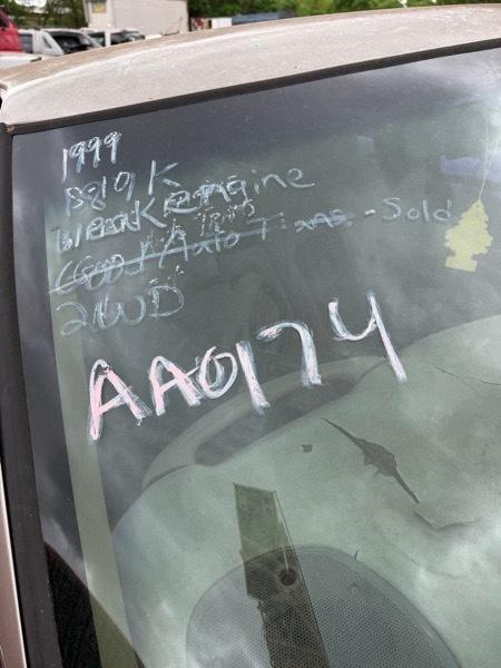 Chevrolet S10 Pickup Short Bed 2WD 1999