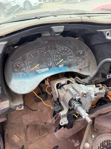 Chevrolet S10 Pickup Short Bed 2WD 1999