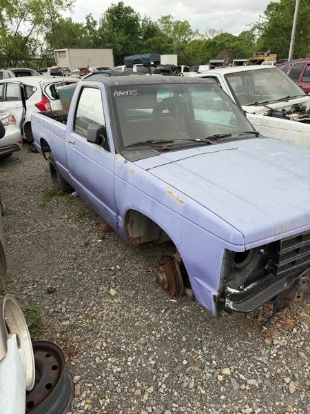 GMC Sonoma Reg. Cab Short Bed 2WD 1992