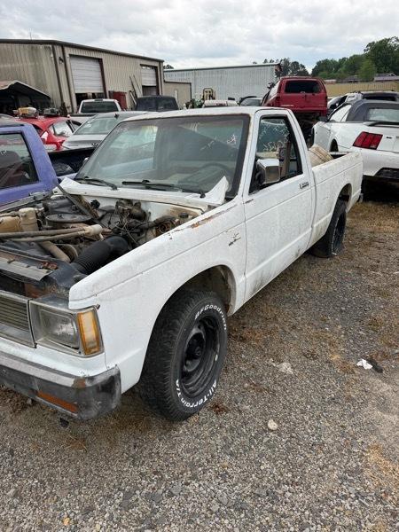 GMC S15 Pickup Reg. Cab Long Bed 2WD 1988