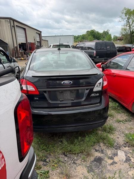 Ford Fiesta SE Sedan 2013