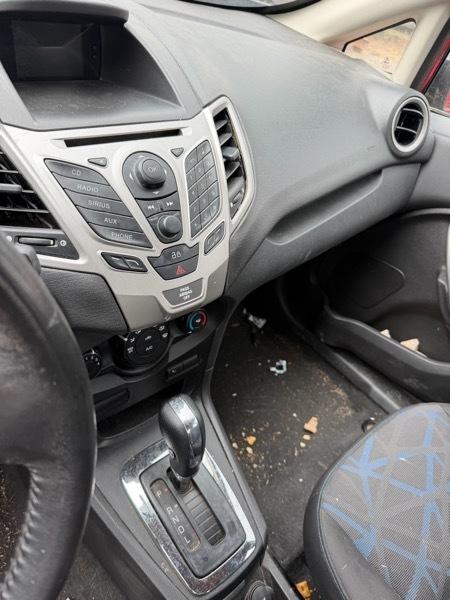 Ford Fiesta SE Sedan 2013