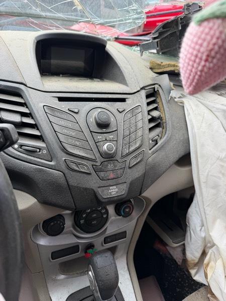 Ford Fiesta SE Hatchback 2014