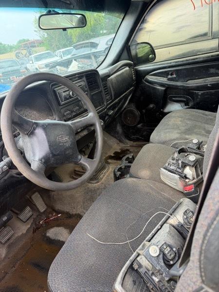 Chevrolet Silverado 1500 LS Long Bed 2WD 2002