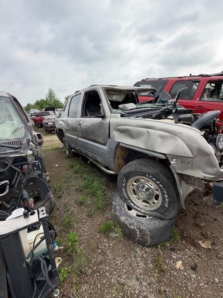 Chevrolet Avalanche 2500 4WD 2002
