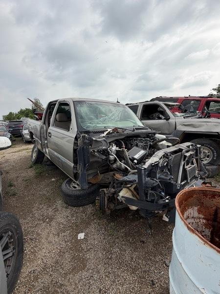 Chevrolet Silverado 1500 Ext. Cab Short Bed 2WD 2003