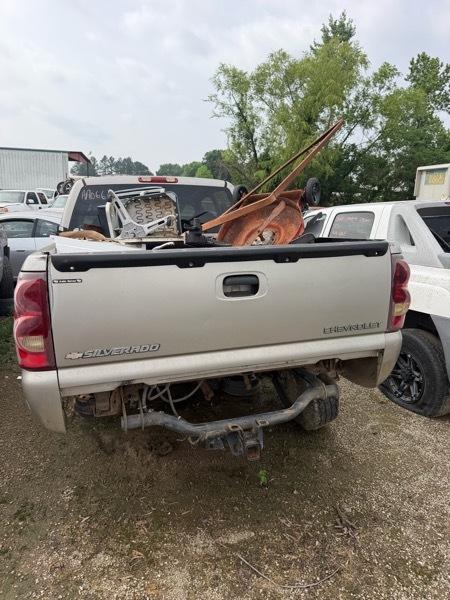 Chevrolet Silverado 1500 Ext. Cab Short Bed 2WD 2003
