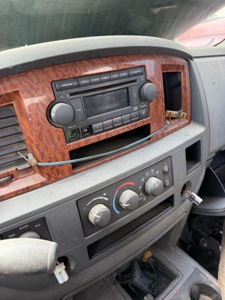 Dodge Ram 1500 Laramie Mega Cab 4WD 2006